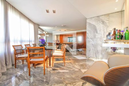 Apartamento à venda com 280m², 4 quartos e 4 vagas