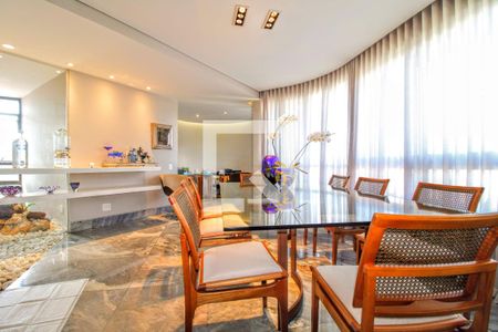 Apartamento à venda com 280m², 4 quartos e 4 vagas