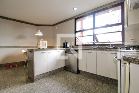 Apartamento à venda com 280m², 4 quartos e 4 vagas