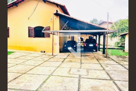 Casa à venda com 240m², 3 quartos e 10 vagas