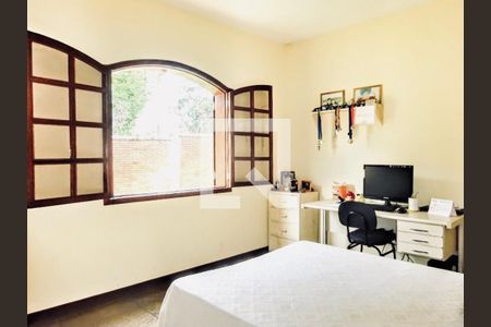 Casa à venda com 240m², 3 quartos e 10 vagas