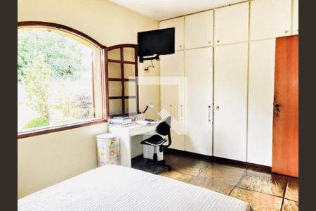 Casa à venda com 240m², 3 quartos e 10 vagas