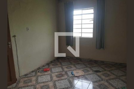 Casa à venda com 240m², 5 quartos e sem vaga