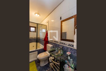 Casa à venda com 280m², 3 quartos e 2 vagas Casa à venda com 280m², 3 quartos e 2 vagasBanheiro quarto 3