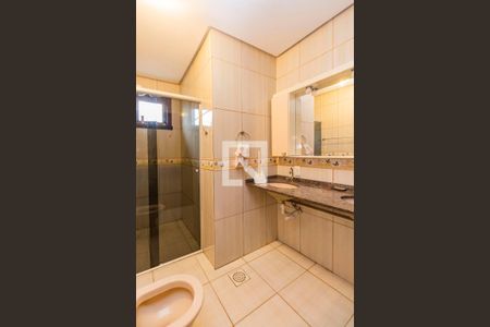 Casa à venda com 280m², 3 quartos e 2 vagas Casa à venda com 280m², 3 quartos e 2 vagasBanheiro