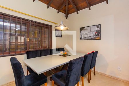 Casa à venda com 280m², 3 quartos e 2 vagas Casa à venda com 280m², 3 quartos e 2 vagasCozinha