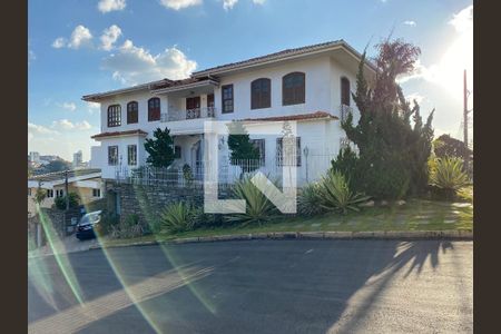 Casa à venda com 716m², 4 quartos e 5 vagas