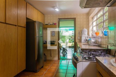 Casa à venda com 317m², 3 quartos e 2 vagas Casa à venda com 317m², 3 quartos e 2 vagasCozinha