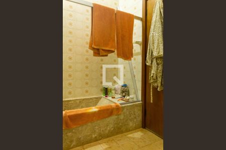 Casa à venda com 317m², 3 quartos e 2 vagas Casa à venda com 317m², 3 quartos e 2 vagasBanheiro Suíte 3