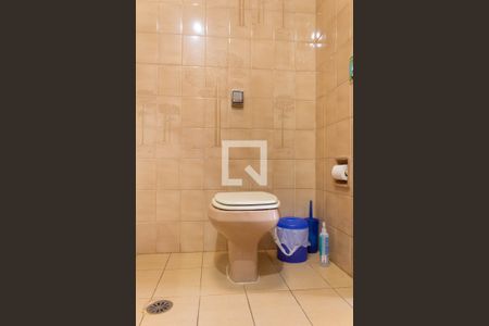 Casa à venda com 317m², 3 quartos e 2 vagas Casa à venda com 317m², 3 quartos e 2 vagasBanheiro Suíte 1