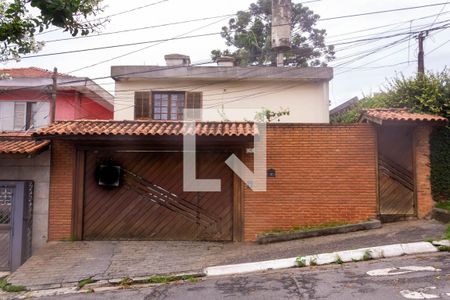Casa à venda com 317m², 3 quartos e 2 vagas Casa à venda com 317m², 3 quartos e 2 vagasFachada