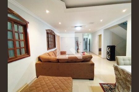 Casa à venda com 330m², 6 quartos e 3 vagas