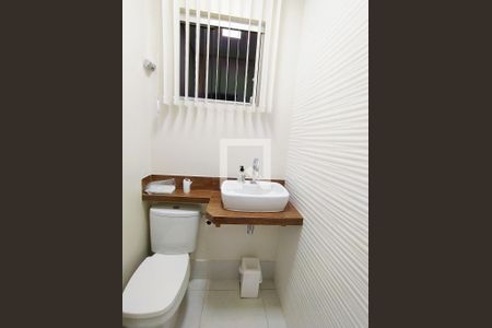 Casa à venda com 330m², 6 quartos e 3 vagas