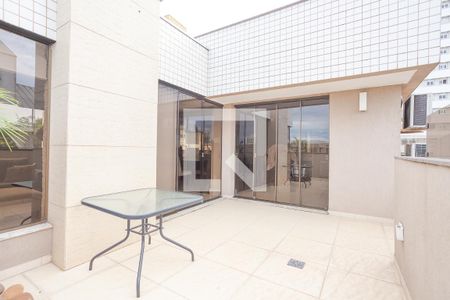 Apartamento à venda com 168m², 3 quartos e 2 vagas Apartamento à venda com 168m², 3 quartos e 2 vagasTerraço