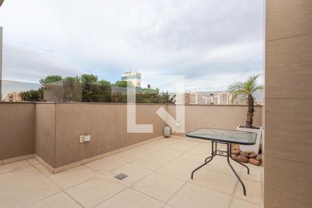 Apartamento à venda com 168m², 3 quartos e 2 vagas Apartamento à venda com 168m², 3 quartos e 2 vagasTerraço