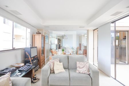 Apartamento à venda com 168m², 3 quartos e 2 vagas Apartamento à venda com 168m², 3 quartos e 2 vagasSala 2