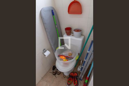 Apartamento à venda com 53m², 2 quartos e 1 vaga Apartamento à venda com 53m², 2 quartos e 1 vagaBanheiro de Serviço