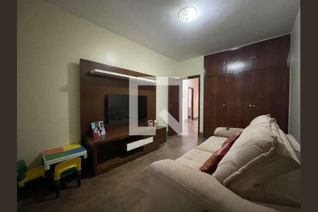 Casa à venda com 243m², 4 quartos e 4 vagas