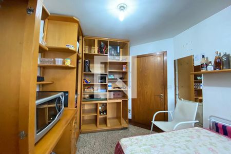 Apartamento à venda com 319m², 6 quartos e 4 vagasQuarto 5