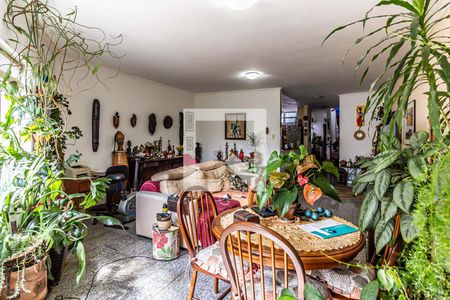 Sala de apartamento à venda com 2 quartos, 210m² em Bela Vista, São Paulo