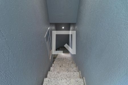 Casa à venda com 234m², 3 quartos e 4 vagas Casa à venda com 234m², 3 quartos e 4 vagasEscada