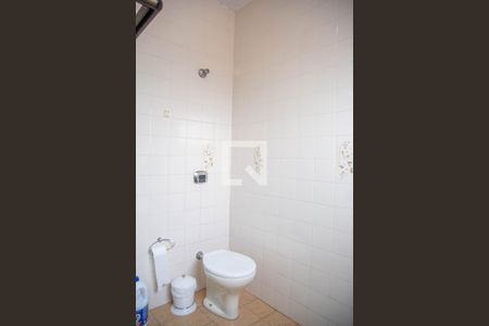 Casa à venda com 250m², 4 quartos e 2 vagas Casa à venda com 250m², 4 quartos e 2 vagasBanheiro suite 1 - Casa Fundos