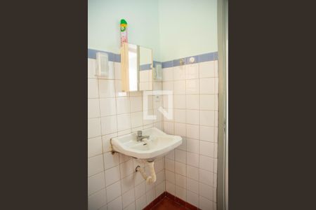 Casa à venda com 250m², 4 quartos e 2 vagas Casa à venda com 250m², 4 quartos e 2 vagasBanheiro
