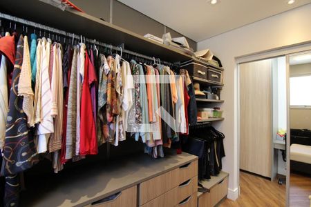 Casa à venda com 344m², 5 quartos e 4 vagasCloset
