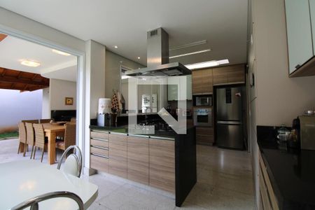 Casa à venda com 344m², 5 quartos e 4 vagasCozinha
