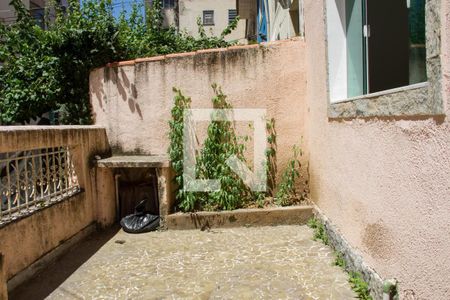 Casa de condomínio à venda com 87m², 3 quartos e 1 vagaQuintal / Frente da Casa