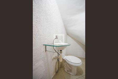 Lavabo de casa para alugar com 2 quartos, 140m² em Jardim Bom Tempo, Taboão da Serra