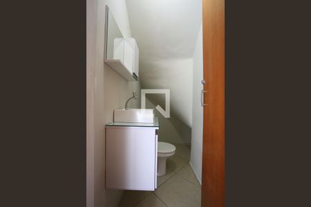 Lavabo de casa para alugar com 2 quartos, 140m² em Jardim Bom Tempo, Taboão da Serra
