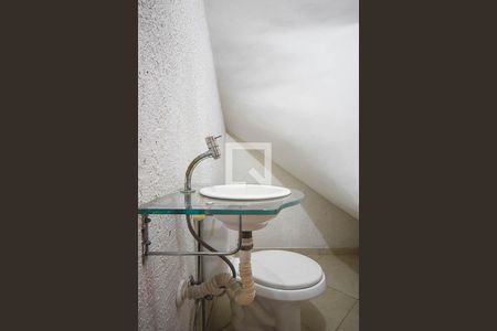 Lavabo de casa para alugar com 2 quartos, 140m² em Jardim Bom Tempo, Taboão da Serra