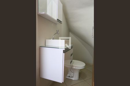 Lavabo de casa para alugar com 2 quartos, 140m² em Jardim Bom Tempo, Taboão da Serra