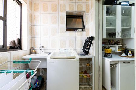 Apartamento à venda com 128m², 3 quartos e 2 vagas Apartamento à venda com 128m², 3 quartos e 2 vagasLavanderia