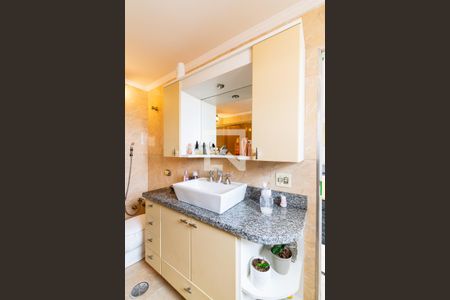 Apartamento à venda com 128m², 3 quartos e 2 vagas Apartamento à venda com 128m², 3 quartos e 2 vagasBanheiro da Suíte