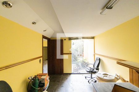 Casa à venda com 350m², 3 quartos e 6 vagas Casa à venda com 350m², 3 quartos e 6 vagasEscritório