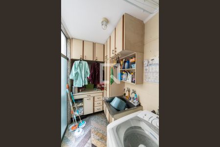 Casa à venda com 350m², 3 quartos e 6 vagas Casa à venda com 350m², 3 quartos e 6 vagasÁrea de Serviço