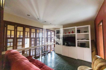 Casa à venda com 350m², 3 quartos e 6 vagas Casa à venda com 350m², 3 quartos e 6 vagasSuite 2 (Sala de TV)