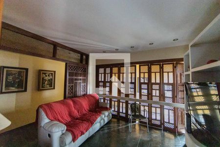 Casa à venda com 350m², 3 quartos e 6 vagas Casa à venda com 350m², 3 quartos e 6 vagasSuite 2 (Sala de TV)