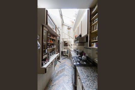 Casa à venda com 350m², 3 quartos e 6 vagas Casa à venda com 350m², 3 quartos e 6 vagasCozinha