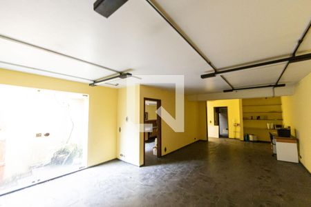 Casa à venda com 350m², 3 quartos e 6 vagas Casa à venda com 350m², 3 quartos e 6 vagasSalão