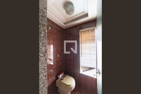 Casa à venda com 350m², 3 quartos e 6 vagas Casa à venda com 350m², 3 quartos e 6 vagasBanheiro Suite