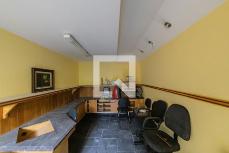 Casa à venda com 350m², 3 quartos e 6 vagas Casa à venda com 350m², 3 quartos e 6 vagasEscritório