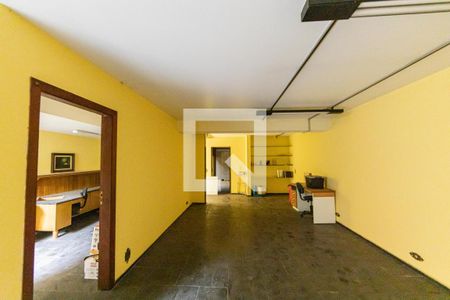 Casa à venda com 350m², 3 quartos e 6 vagas Casa à venda com 350m², 3 quartos e 6 vagasSalão