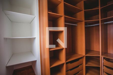 Apartamento à venda com 69m², 2 quartos e 1 vaga Apartamento à venda com 69m², 2 quartos e 1 vagaCloset