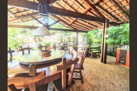 Casa à venda com 1000m², 7 quartos e 8 vagas