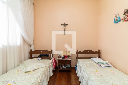 Casa à venda com 246m², 4 quartos e 4 vagas