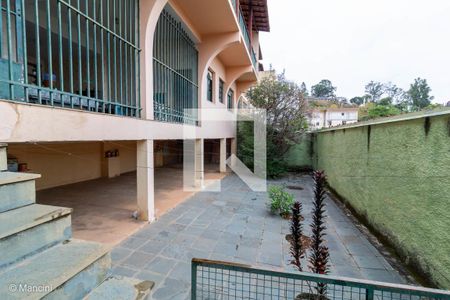 Casa à venda com 246m², 4 quartos e 4 vagas
