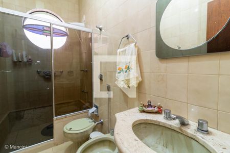 Casa à venda com 246m², 4 quartos e 4 vagas